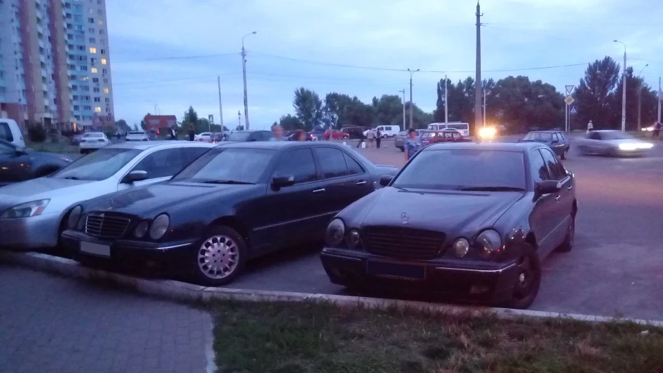 Mercedes-Benz E-Class E320 4MATIC Avantgarde 3