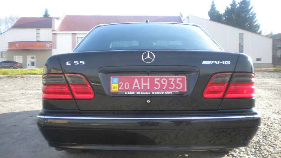 Mercedes-Benz E-Class E320 Avantgarde 2