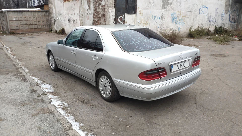 Mercedes-Benz E-Class E320 CDI 2