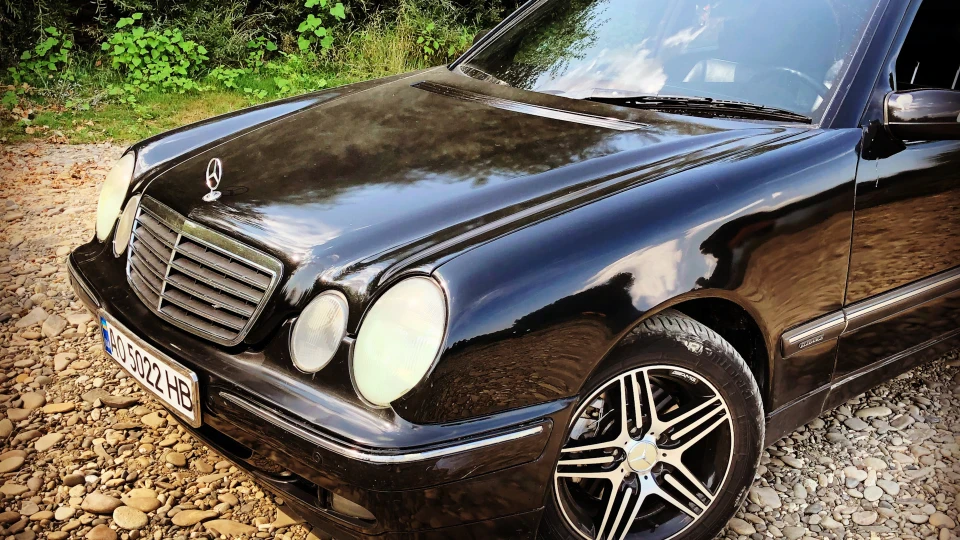 Mercedes-Benz E-Class E320