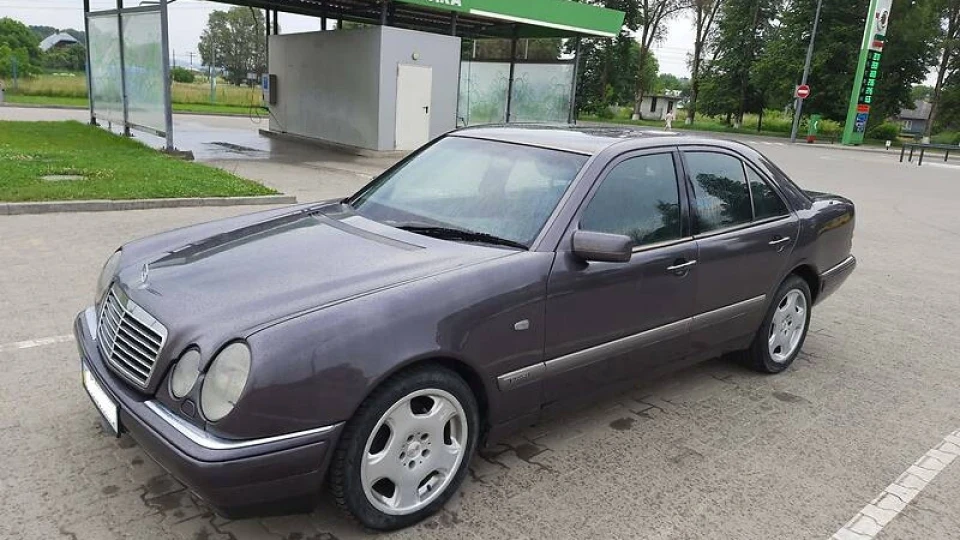 Mercedes-Benz E-Class Е320 5