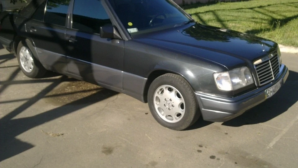 Mercedes-Benz E-Class E320