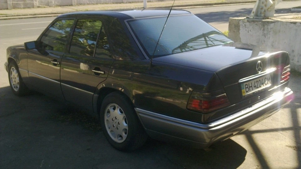 Mercedes-Benz E-Class E320 4
