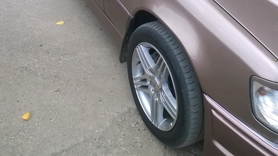 Mercedes-Benz E-Class e320 4