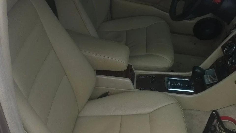 Mercedes-Benz E-Class e320 5