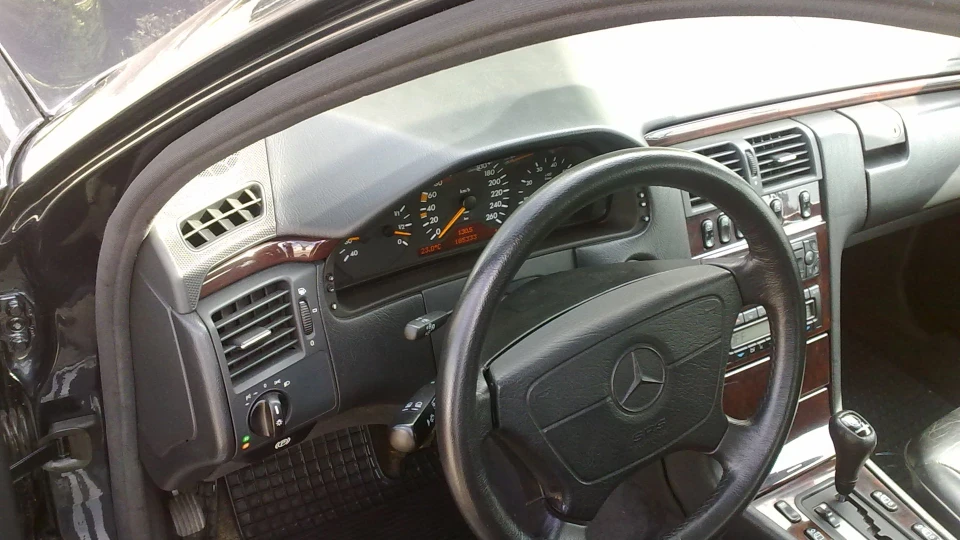 Mercedes-Benz E-Class E320 2