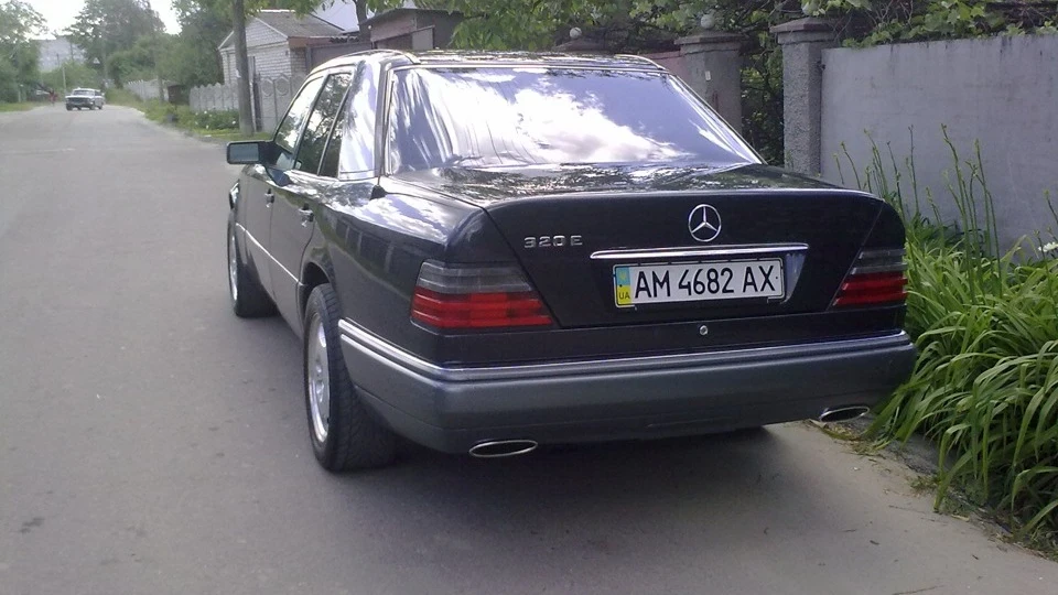 Mercedes-Benz E-Class Е320 3