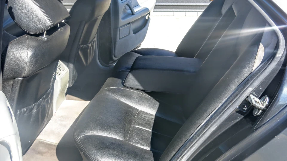Mercedes-Benz E-Class Е320 3