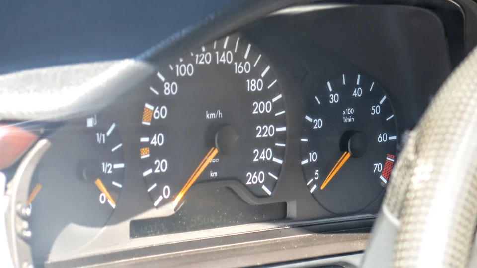Mercedes-Benz E-Class Е320 4