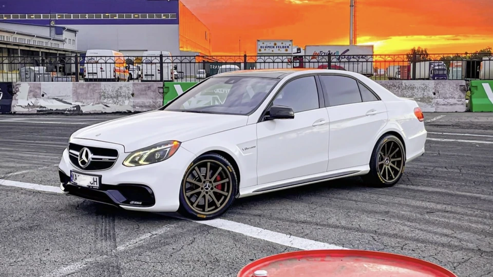 Mercedes-Benz E-Class E400 look 63AMG Stage2+ 3