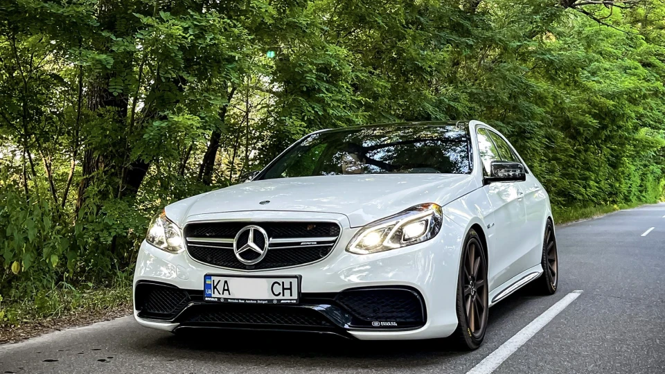 Mercedes-Benz E-Class E400 look 63AMG Stage2+ 4