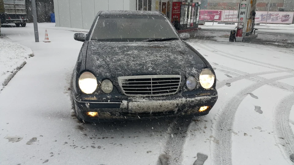 Mercedes-Benz E-Class E430 4matic 2