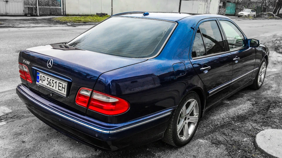Mercedes-Benz E-Class E430 Messer