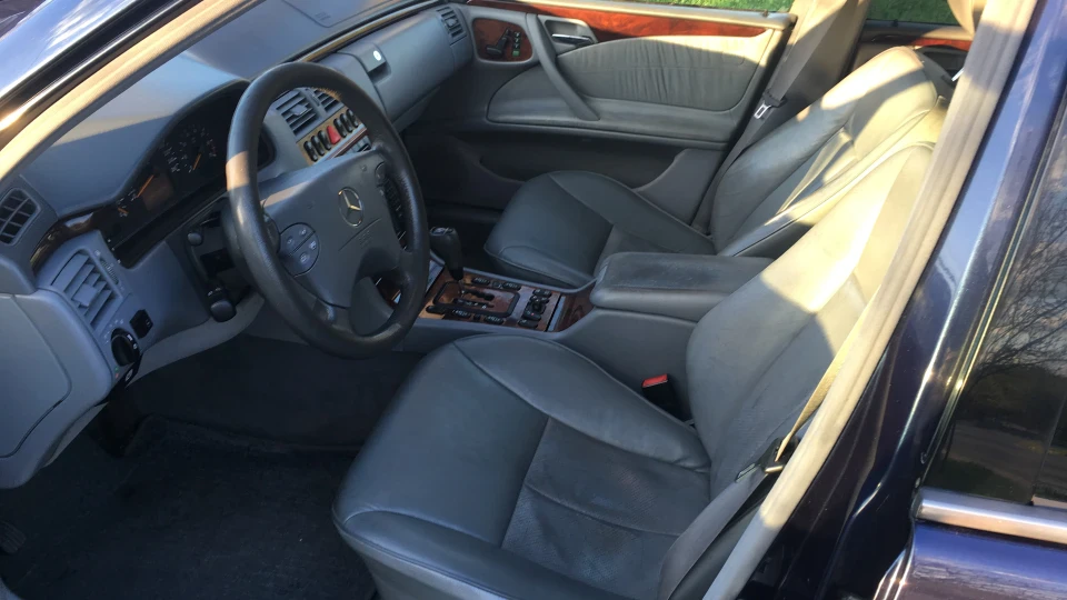 Mercedes-Benz E-Class E430 Messer 4