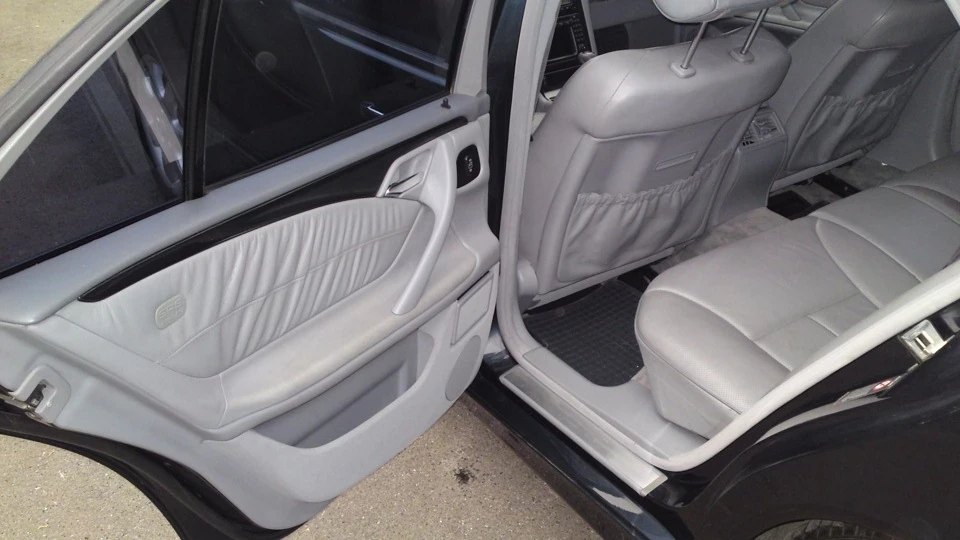 Mercedes-Benz E-Class E430 5