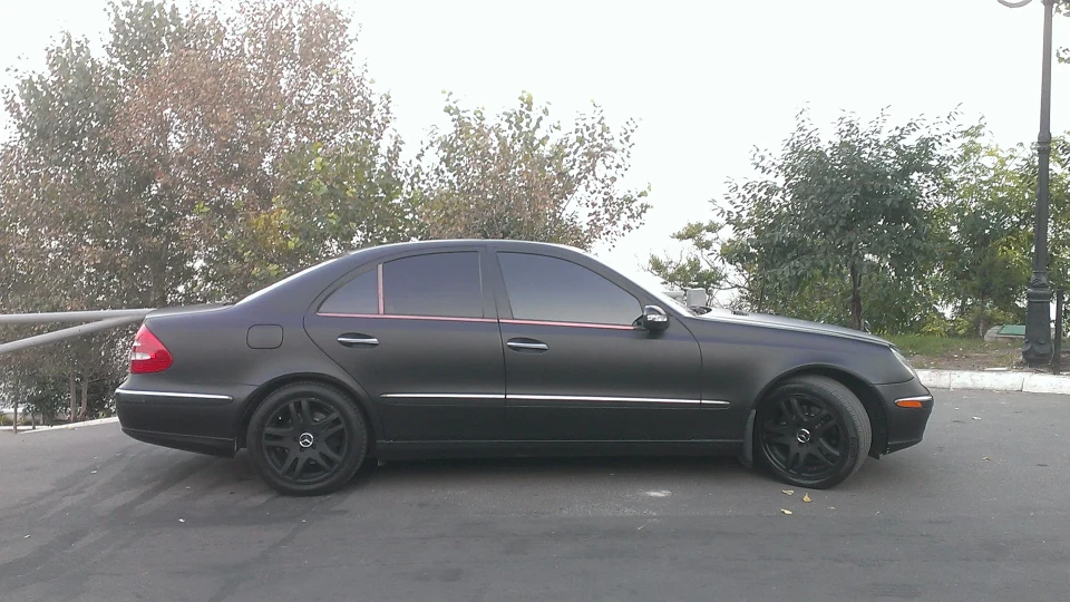 Mercedes-Benz E-Class E500 МАТОВИЙ 4