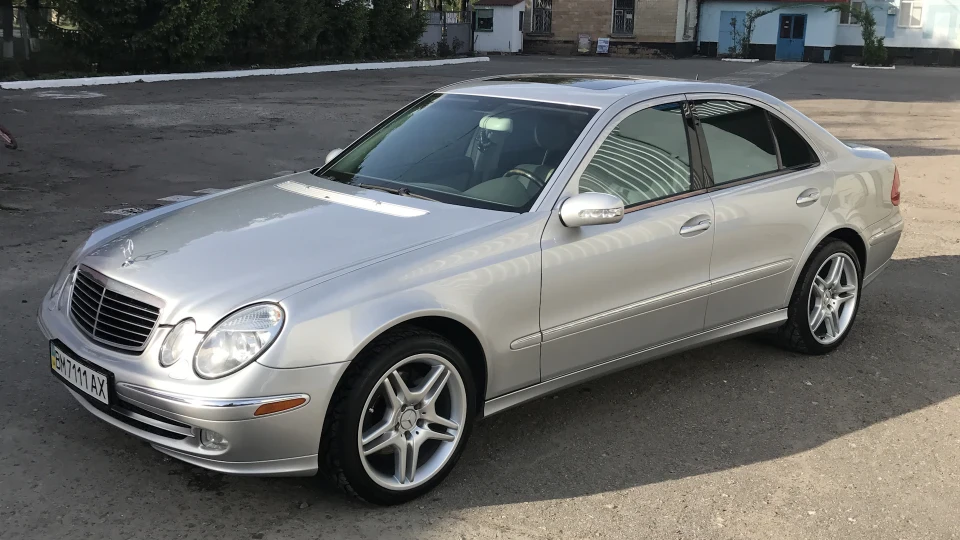 Mercedes-Benz E-Class Е500 4