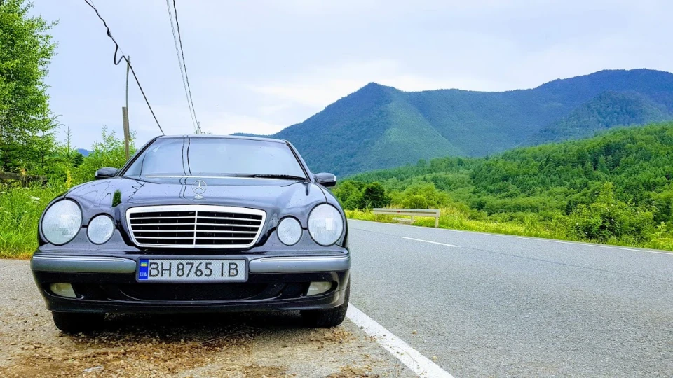 Mercedes-Benz E-Class Elegance 2
