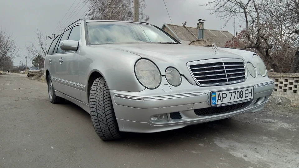 Mercedes-Benz E-Class Kombinationskraftwagen