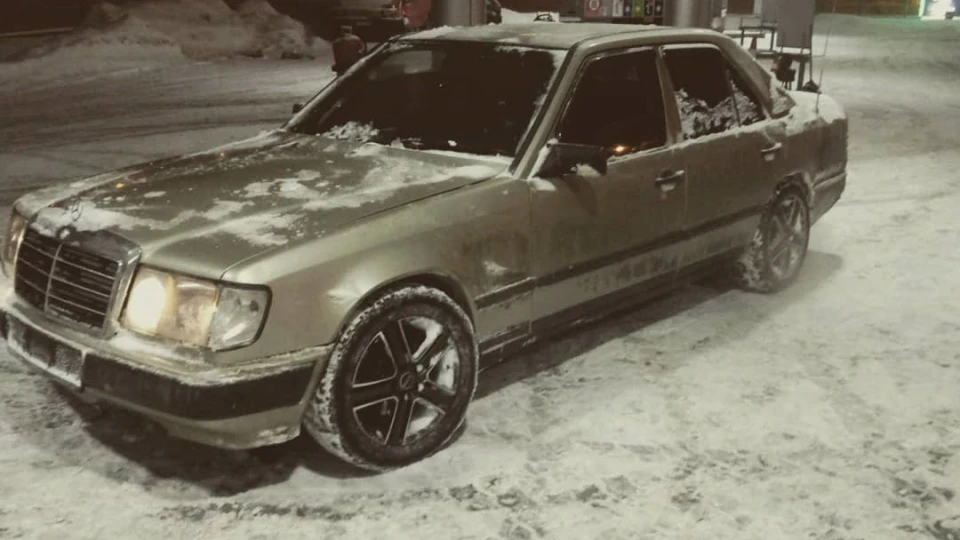 Mercedes-Benz E-Class Кіт Леопольд 2