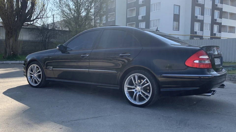 Mercedes-Benz E-Class Красивий 5