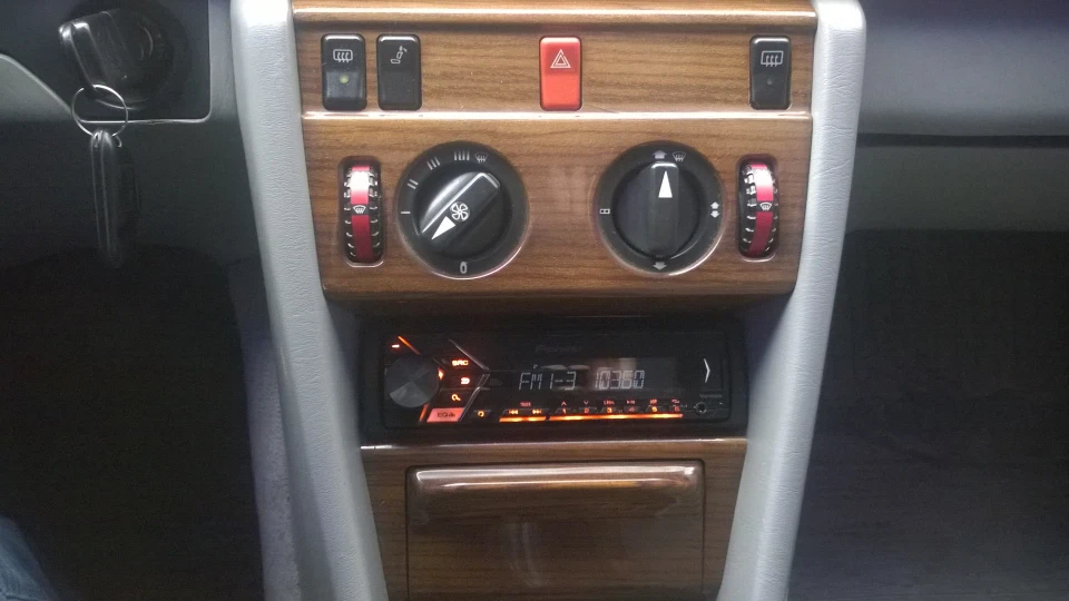 Mercedes-Benz E-Class Кривава Мері '87 4