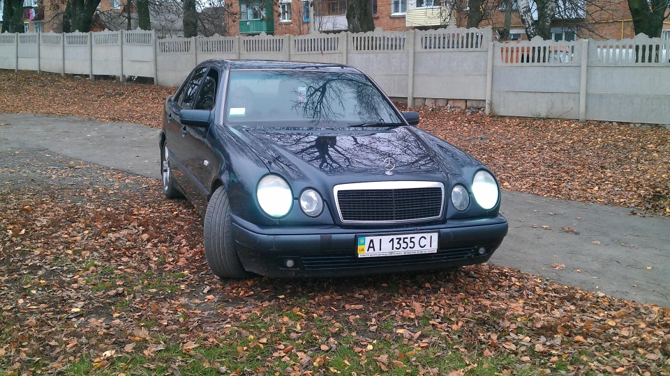 Mercedes-Benz E-Class Лупар 2
