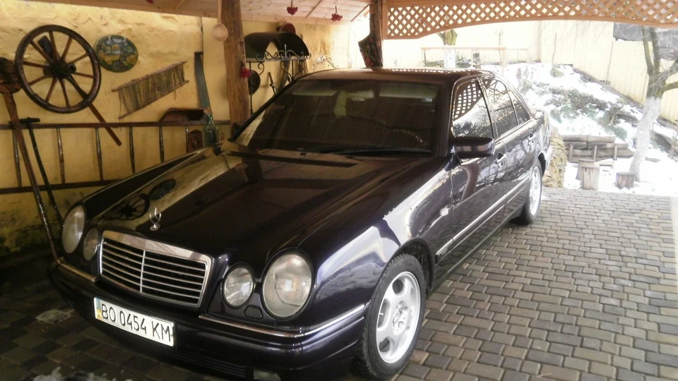 Mercedes-Benz E-Class Лупар) 3