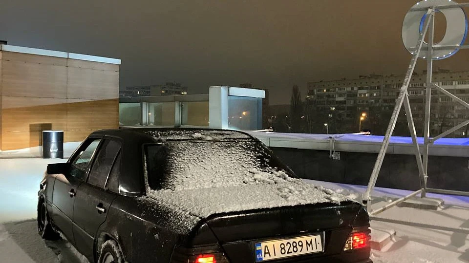 Mercedes-Benz E-Class Масик на два літри го*на 5