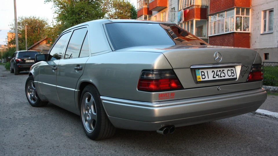 Mercedes-Benz E-Class *мрія ідіота* 3