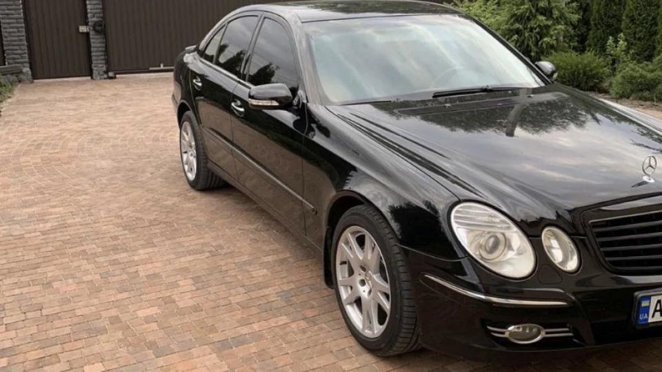 Mercedes-Benz E-Class Mersedes ( черепашка ) 3