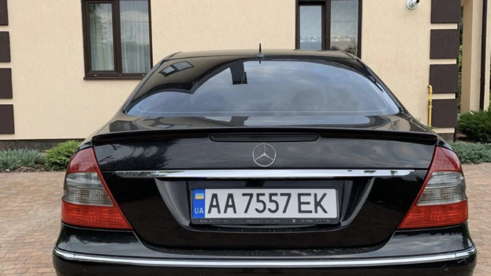 Mercedes-Benz E-Class Mersedes ( черепашка ) 4