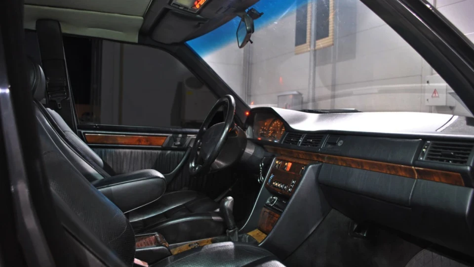 Mercedes-Benz E-Class MeSSer 3