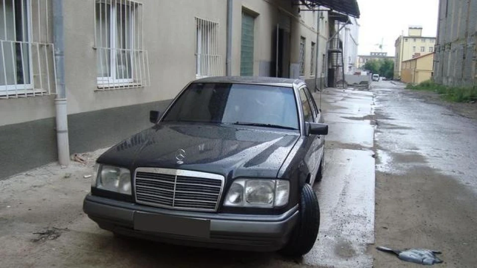 Mercedes-Benz E-Class Мурз такий звір 4