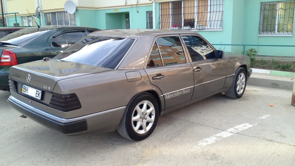 Mercedes-Benz E-Class Мурзик 300Е 2