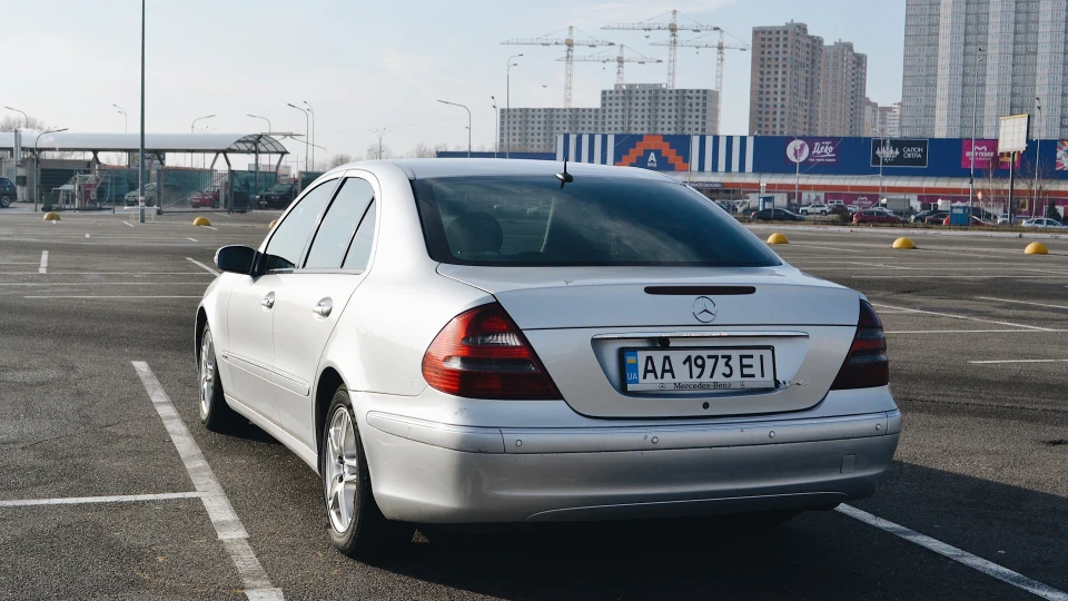 Mercedes-Benz E-Class Mustergültig 2
