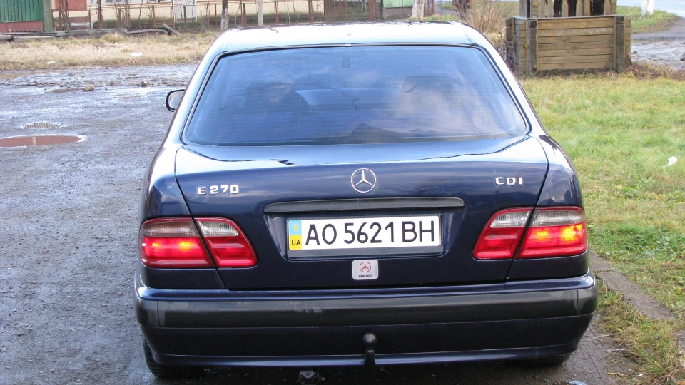 Mercedes-Benz E-Class Німецький Дирижабль 2