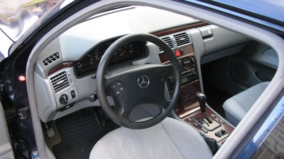 Mercedes-Benz E-Class Німецький Дирижабль 5