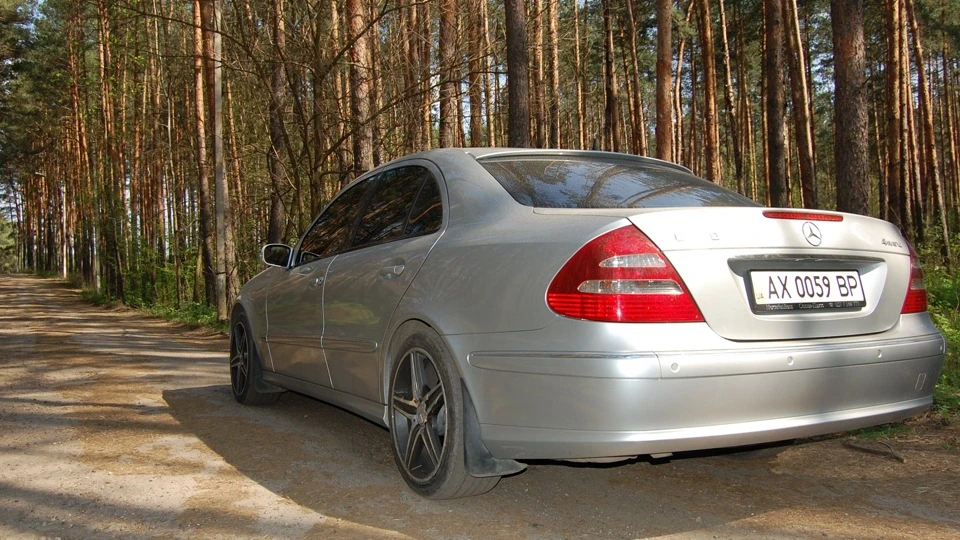 Mercedes-Benz E-Class п'ятисотий 3