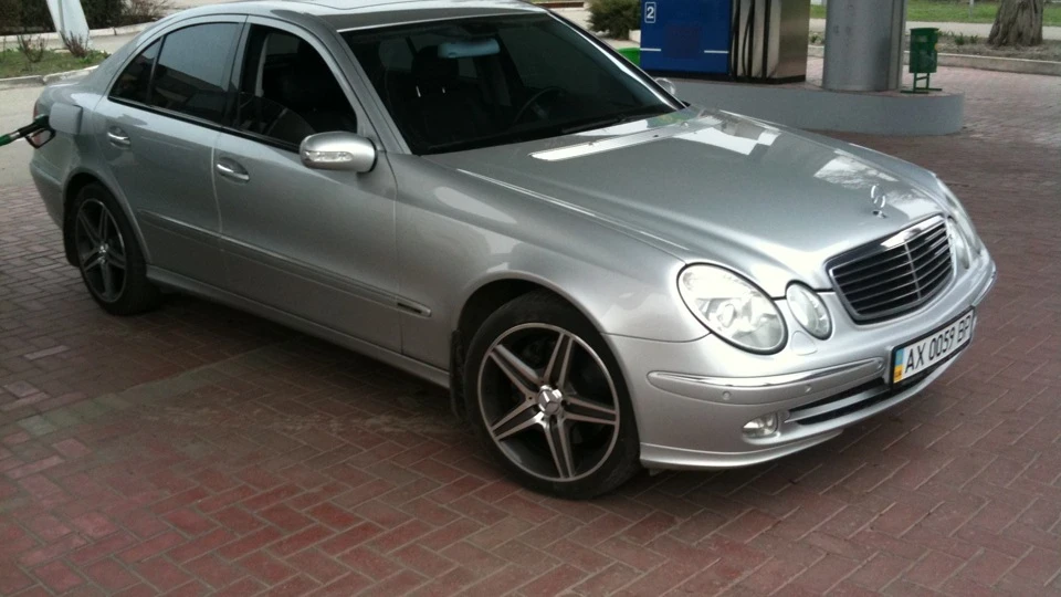 Mercedes-Benz E-Class п'ятисотий 4
