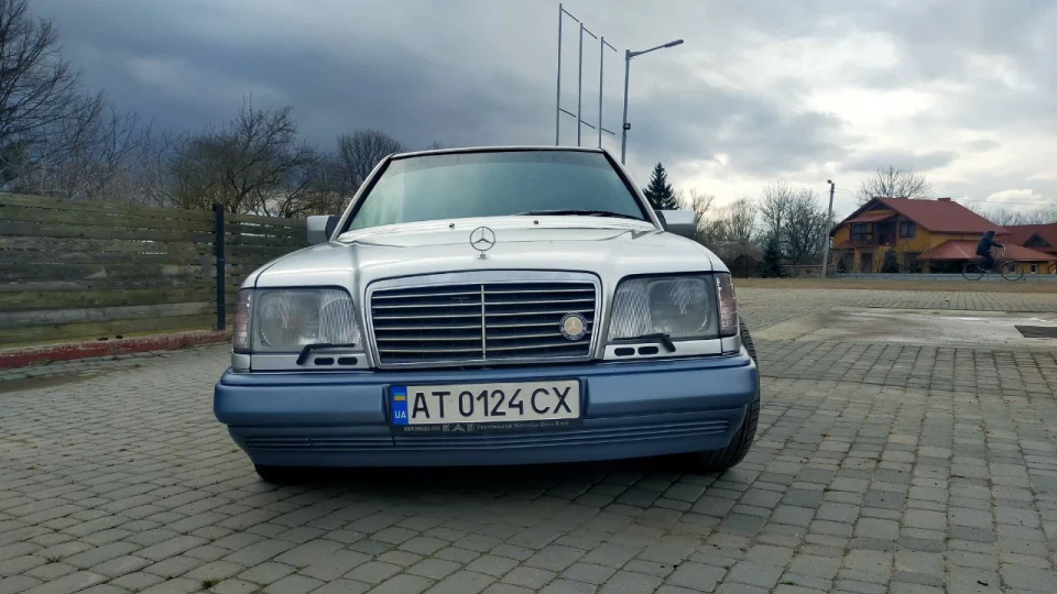 Mercedes-Benz E-Class Підсвинок 2