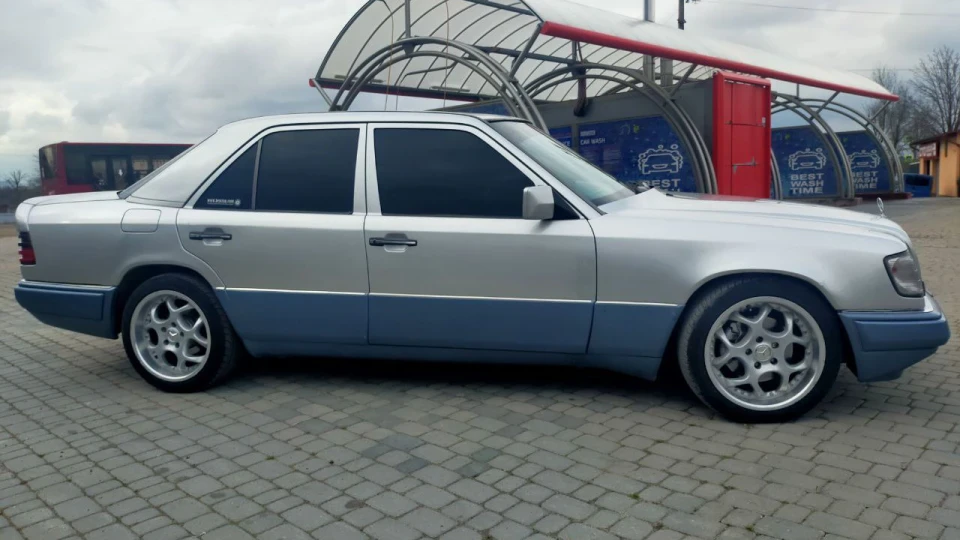 Mercedes-Benz E-Class Підсвинок 4