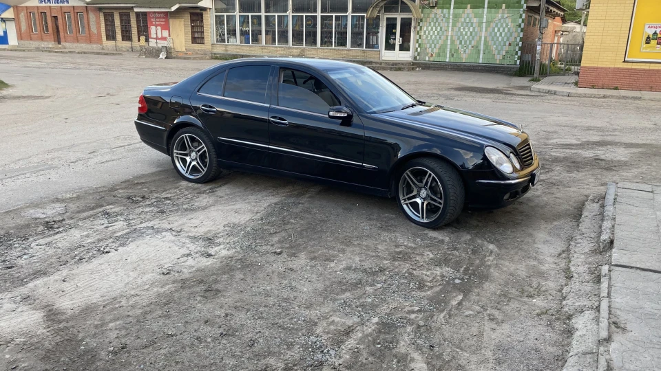 Mercedes-Benz E-Class Повнопривідний 3