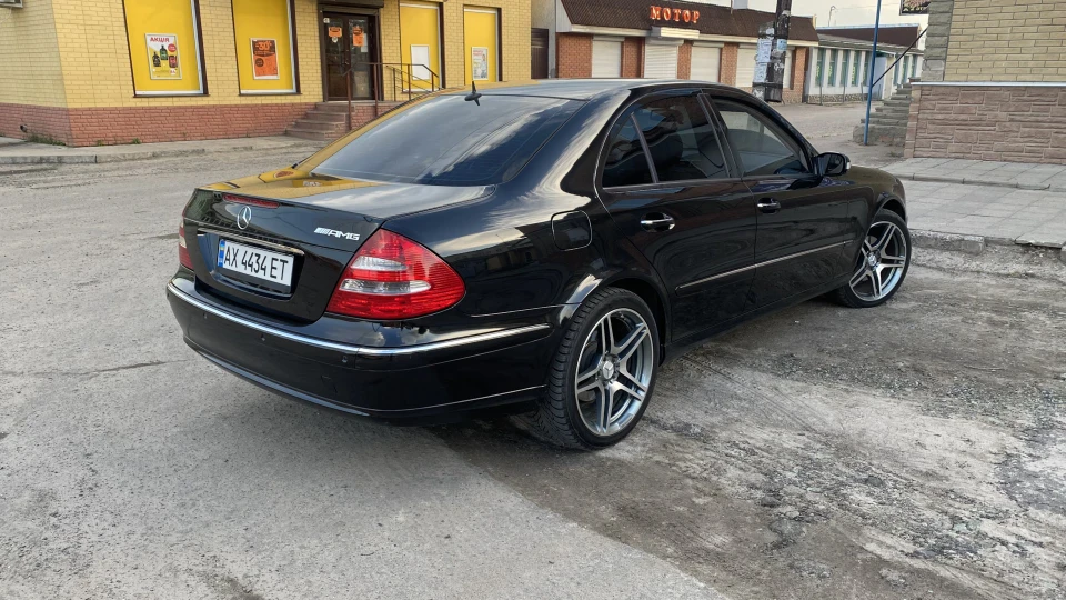 Mercedes-Benz E-Class Повнопривідний 4