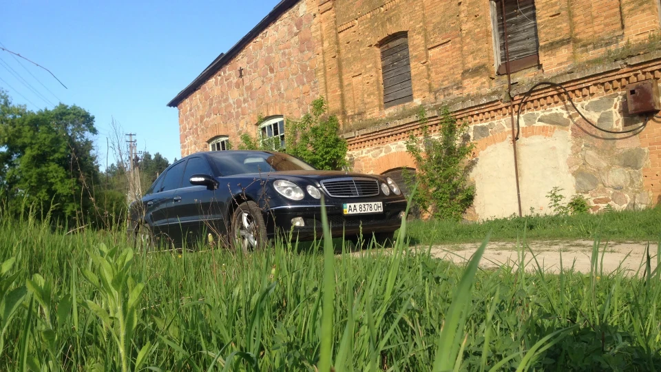 Mercedes-Benz E-Class Поросятко 2.2 4
