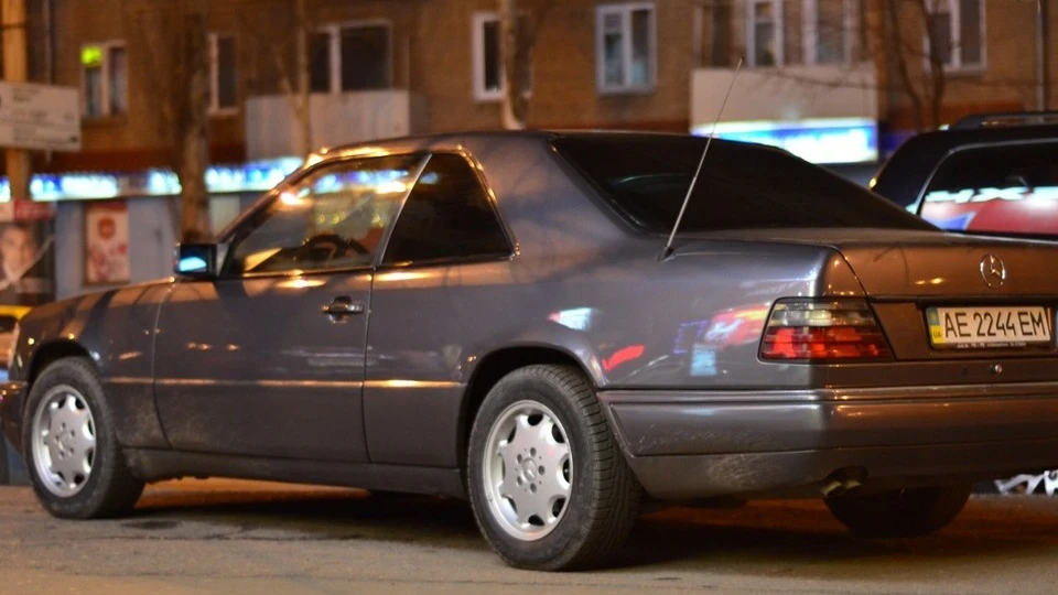 Mercedes-Benz E-Class Швидкий фашист 3