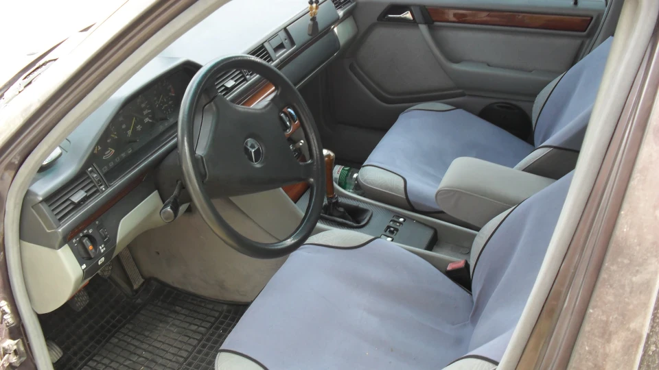 Mercedes-Benz E-Class іржавий унітаз 3