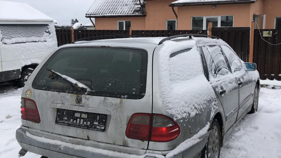 Mercedes-Benz E-Class сарай 4