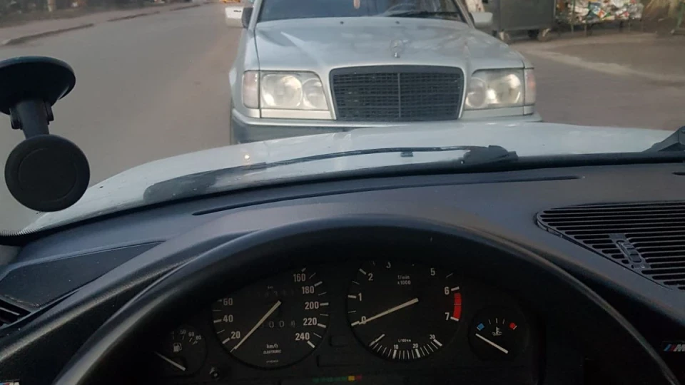 Mercedes-Benz E-Class Сіра морда 2