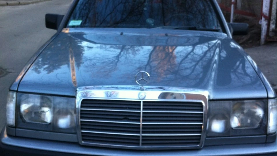 Mercedes-Benz E-Class Сріблястий металік 5